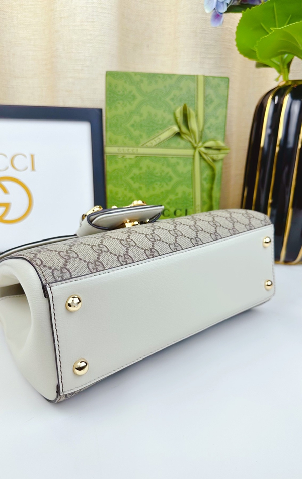 激安グッチバッグコピー角部分ディテール